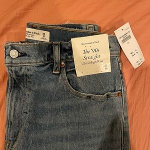 Abercrombie & Fitch 90s Straight Jean Ultra High Rise 28